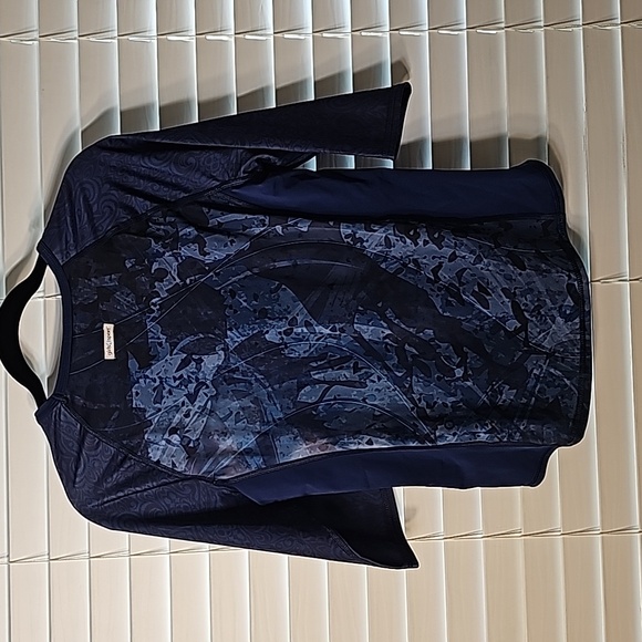 Girls4sport Half Sleeve Rash Guard Navy Fish Design Size XL NWT - Picture 2 of 7